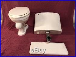 1924 Toilet Vintage/Antique Ceramic White Toilet Wall Mount Tank Lid Bowl