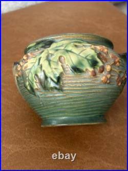 Ceramic bowl titled'Bushberry' by Roseville Pottery 4.5