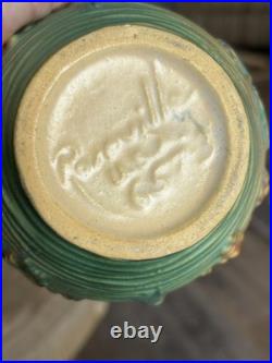 Ceramic bowl titled'Bushberry' by Roseville Pottery 4.5