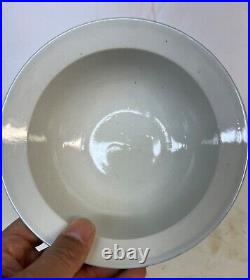 Chinese antique porcelain bowl. Kangxi. D 6 1/4 inches