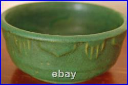 Handsome Vintage Zanesville Stoneware Co. Early Cabinet Bowl #E11 Matte Green