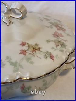 Hutschenreuther Selb'The Maple Leaf' Covered Vegetable Bowl Germany #7578 Euc