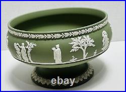 Large Wedgwood Jasperware Sage Neoclassical Centerpiece Pedestal Bowl 8 Dia