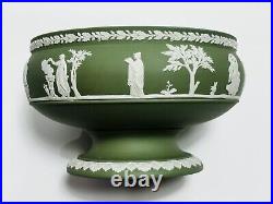 Large Wedgwood Jasperware Sage Neoclassical Centerpiece Pedestal Bowl 8 Dia