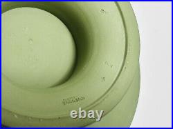 Large Wedgwood Jasperware Sage Neoclassical Centerpiece Pedestal Bowl 8 Dia