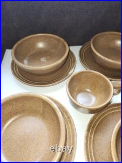 Monmouth Stoneware Co. USA Mojave Brown Glaze. Beehive Design. Ovenproof. 16pcs Monmouth Stoneware Co. USA Mojave Brown Glaze. Beehive Design. Ovenproof. 16pcs