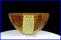 NW Studio Art Pottery Earthtone Stoneware Speckled Vintage 8 1/2 Wobble Bowl