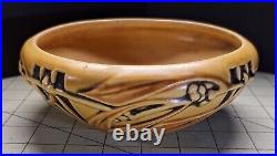 Roseville Vintage Pottery Laurel Bowl, Shape 251-5, Yellow Ware