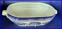 Spode Blue Fitzhugh Covered Vegetable Bowl