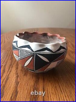 VINTAGE CYNTHIA ROMERO New Mexico Acoma Pottery Pot 4 1/2 X 3 TALL