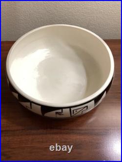 VTG Handmade Lrg Native American Pottery Bowl Ute Mtn Signed Black, White, Blue