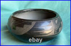 Very Fine Vintage San Ildefonso Pueblo Pottery Bowl Black on Back Old Indian Pot
