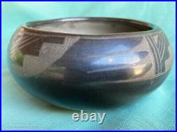 Very Fine Vintage San Ildefonso Pueblo Pottery Bowl Black on Back Old Indian Pot