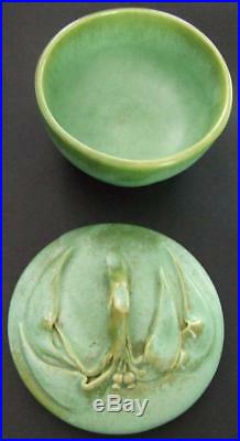 Vintage Australian Pottery Gumnut & Gumleaf Small Lidded Bowl E Bryce Carter