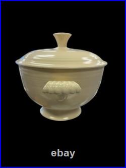 Vintage Fiesta Covered Onion Soup Ivory Flat Bottom Fiestaware Wear