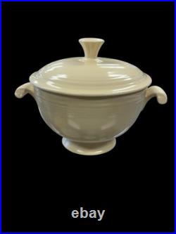 Vintage Fiesta Covered Onion Soup Ivory Flat Bottom Fiestaware Wear