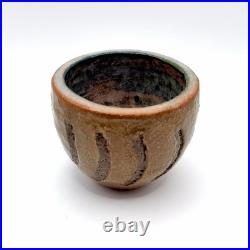 Vintage Leslie Studio Pottery Tea Cup Bowl Ceramic Glazed Hand Signed 2/62