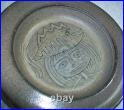 Vintage MCM Edwin Mary Scheier Sgraffito Art Pottery Fish Head Hat Face Dish