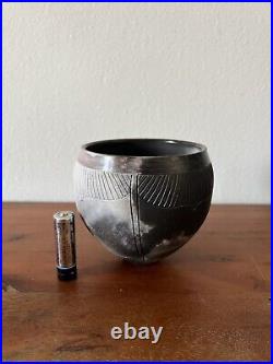 Vintage Nancee Meeker Pottery Raku Pit Fired Hand Carved Bowl