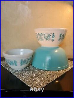 Vintage Pyrex Amish ButterPrint Robin's Egg Blue Nesting Mixing Bowls Set Of 3