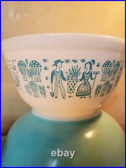 Vintage Pyrex Amish ButterPrint Robin's Egg Blue Nesting Mixing Bowls Set Of 3