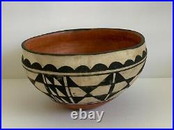 Vintage Robert Tenorio Kewa Santo Domingo Pottery Bowl