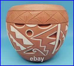 Vintage San Juan Pottery Bowl Carved ROSITA DE HERRERA 6 1/4 x 5 1/2 (1963-2021)