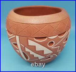 Vintage San Juan Pottery Bowl Carved ROSITA DE HERRERA 6 1/4 x 5 1/2 (1963-2021)