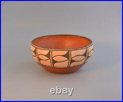 Vintage Traditional Santo Domingo Pueblo Indian Pot / Bowl Polychrome