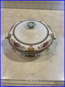 Vintage Wedgewood Columbia 595 Pattern, 10 Inch Vegetable Serving Bowl With Lid
