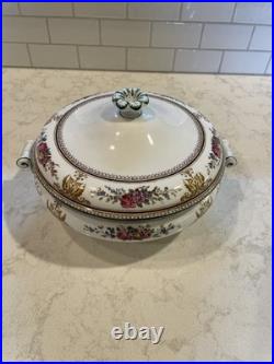 Vintage Wedgewood Columbia 595 Pattern, 10 Inch Vegetable Serving Bowl With Lid