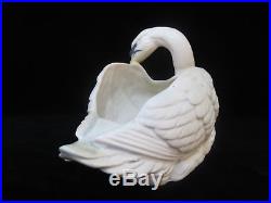 WELLER Vintage MUSKOTA White Floating SWAN Bird Bowl Planter Vase